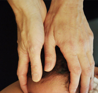 mains de l'ostheopathe